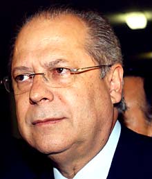 {BDE1A900-914E-4234-A669-7EBB48098730}_2005dez01_dirceu